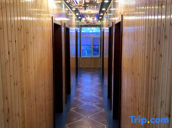 Аршан: Tianxin Hotel