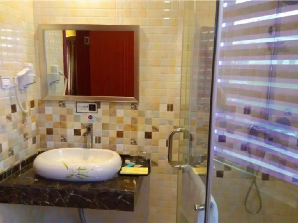 Хучжоу: NANYUAN INN Deqing Yingxi South Road Wukang