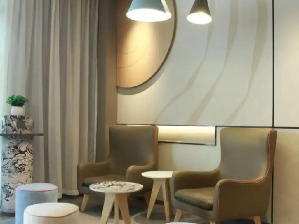 Урумчи: Homeinn · neo (Urumqi Medical University)