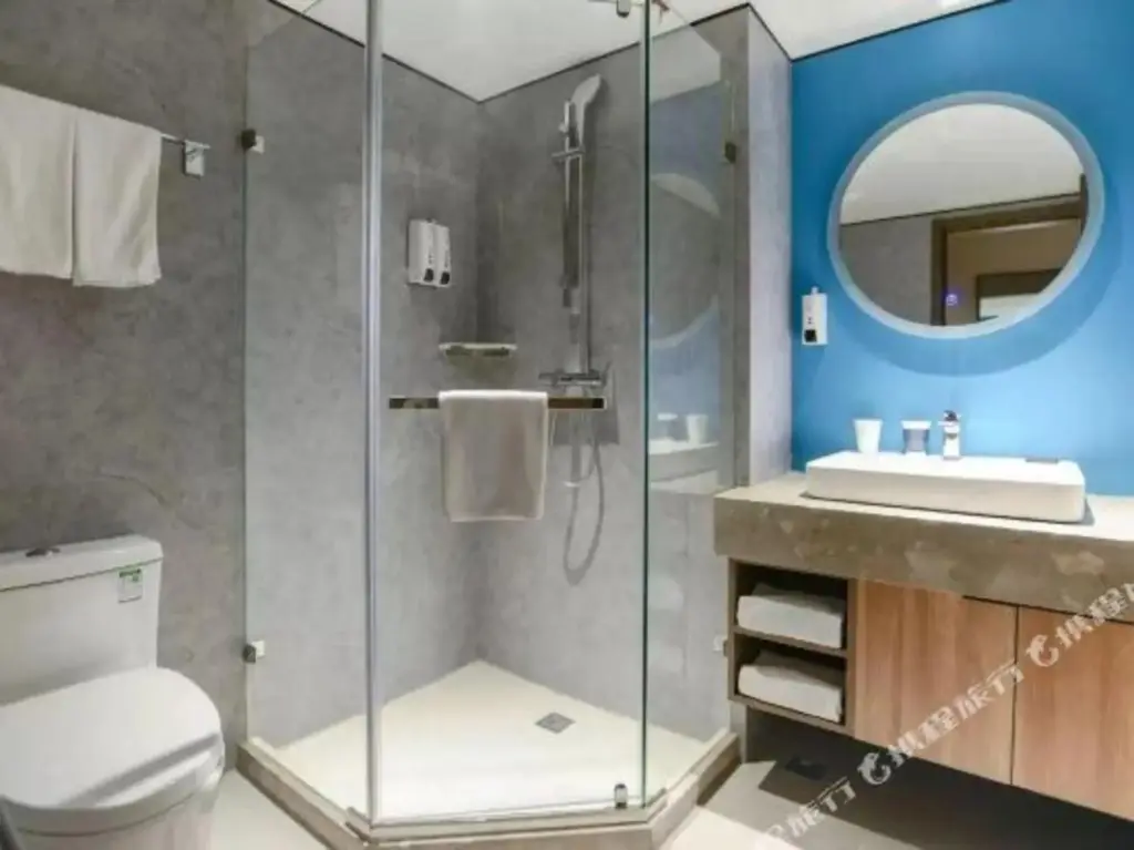 Урумчи: Homeinn · neo (Urumqi Medical University)