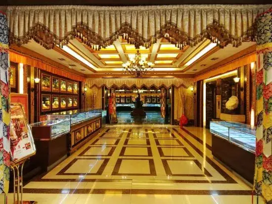 松潘嘉绒鑫宫藏文化酒店 — фото 1