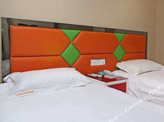 Шанхай: Sushi Boutique Hotel (Shanghai Sixth People's Hospital Guilin Park Subway Station Branch)