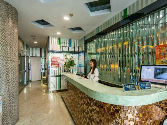 Шанхай: Sushi Boutique Hotel (Shanghai Sixth People's Hospital Guilin Park Subway Station Branch)