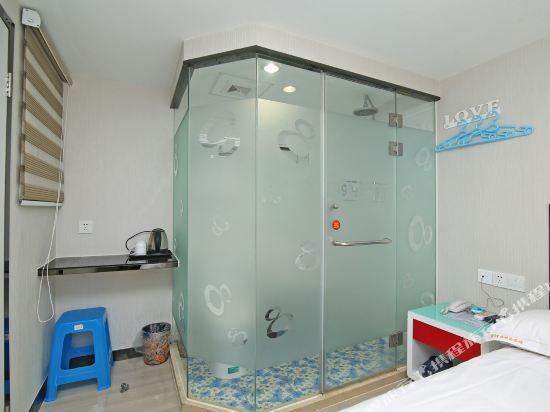 Шанхай: Sushi Boutique Hotel (Shanghai Sixth People's Hospital Guilin Park Subway Station Branch)