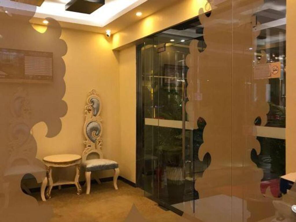 Шэньчжэнь: Jiawaijia Hotel (Shenzhen New City Plaza)