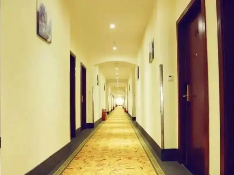 Шанхай: GreenTree Inn (Shanghai Chedun Film Base Beisong Highway)