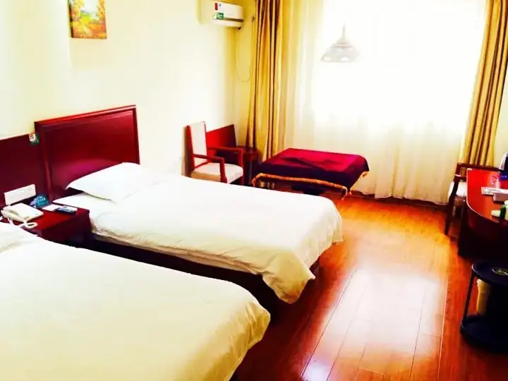Шанхай: GreenTree Inn (Shanghai Chedun Film Base Beisong Highway)