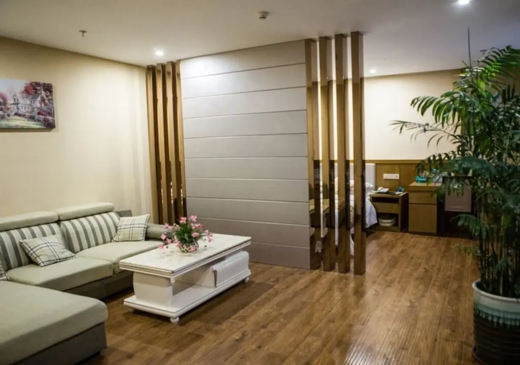 Наньтун: GreenTree Inn Nantong Rugao Zhongjiaomeilu City Express Hotel