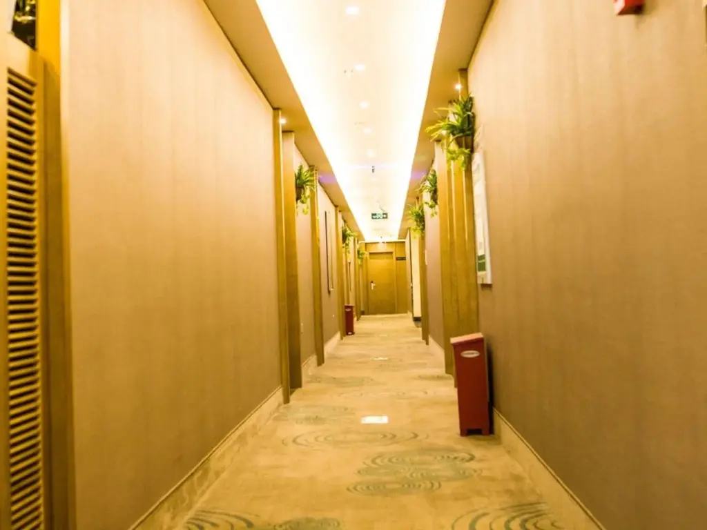 Наньтун: GreenTree Inn Nantong Rugao Zhongjiaomeilu City Express Hotel