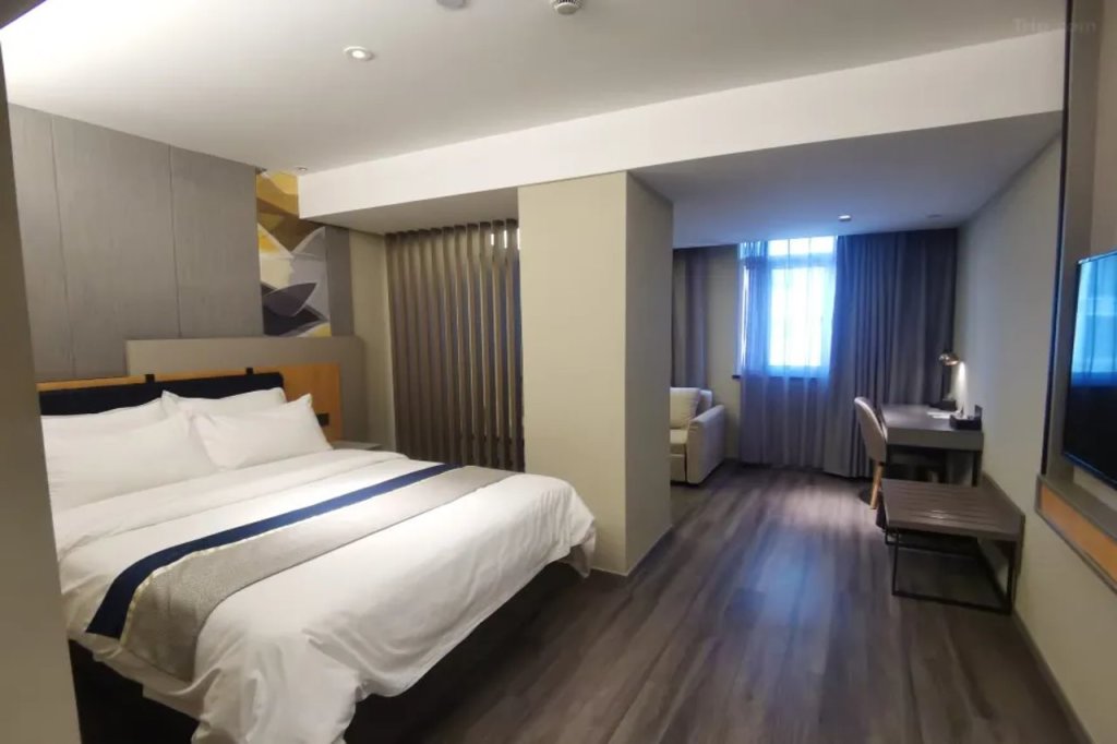 Шанхай: Home Inn Selected (Shanghai Daning International Plaza)