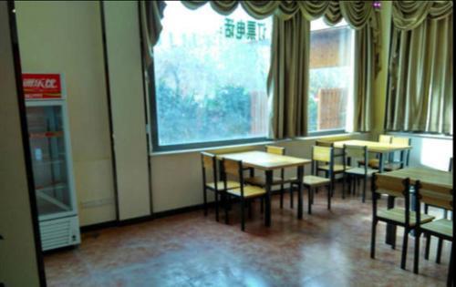 Урумчи: 7 Days Inn Urumqi Ka Shi West Road Airport Branch
