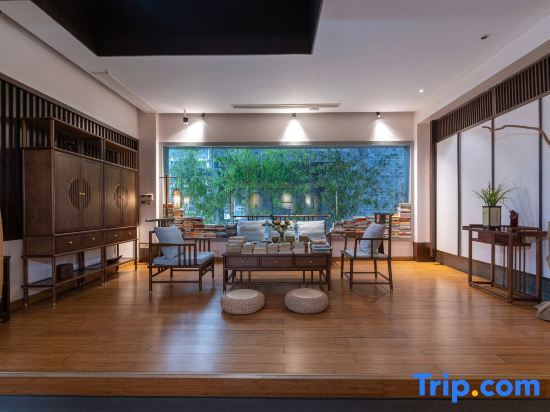 Фэнхуан: Xueqingji Yunlu River View Homestay