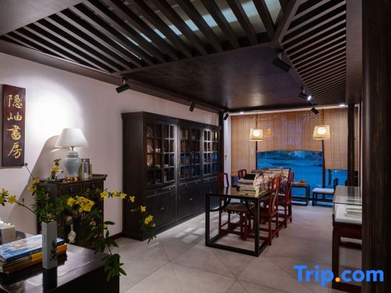 Фэнхуан: Xueqingji Yunlu River View Homestay