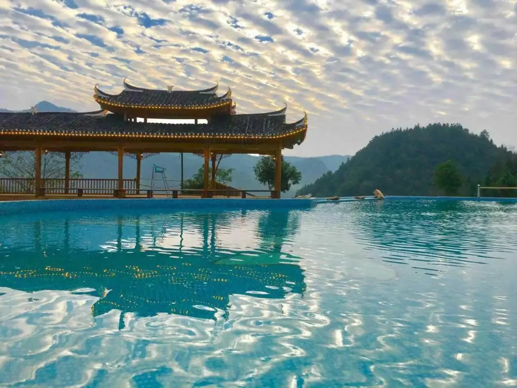 Хуайхуа: Fengxiang Yaozhai Hotel