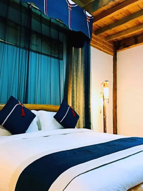 Хуайхуа: Fengxiang Yaozhai Hotel