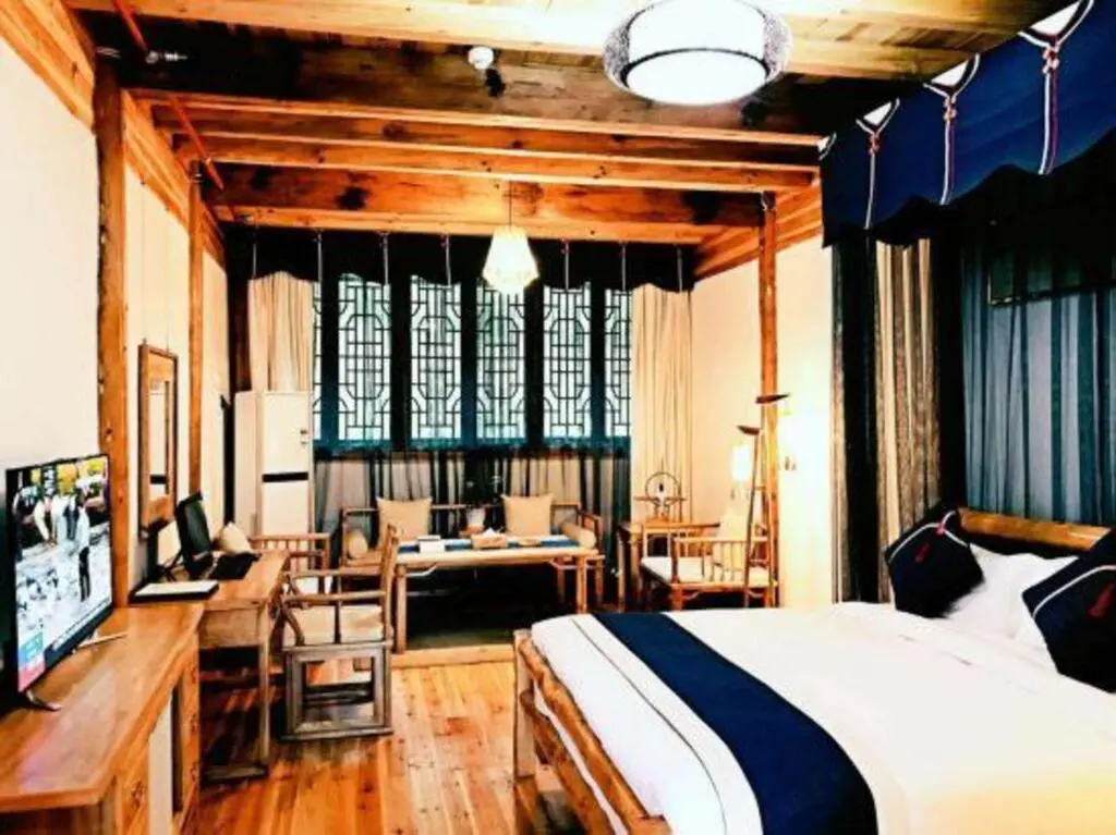 Хуайхуа: Fengxiang Yaozhai Hotel