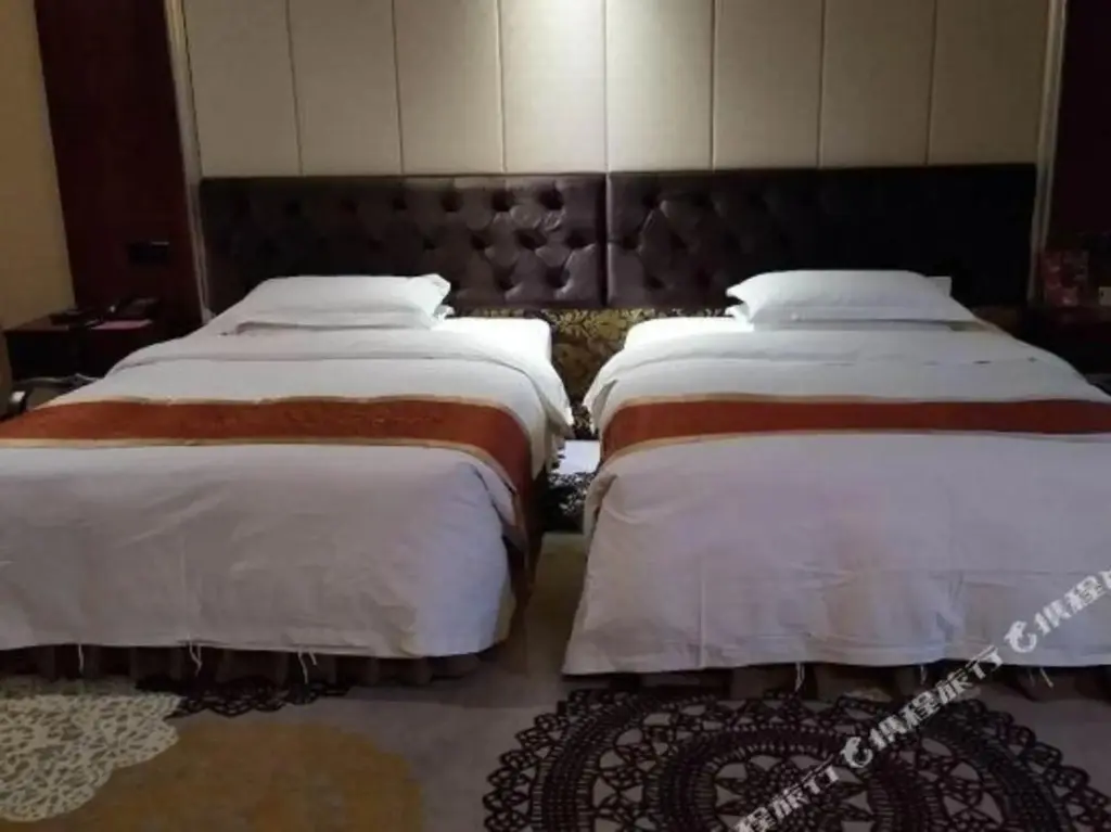 Цзуньи: Qianhao Hotel