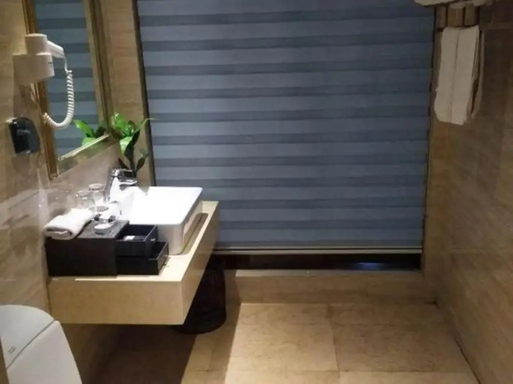 Цзуньи: Qianhao Hotel