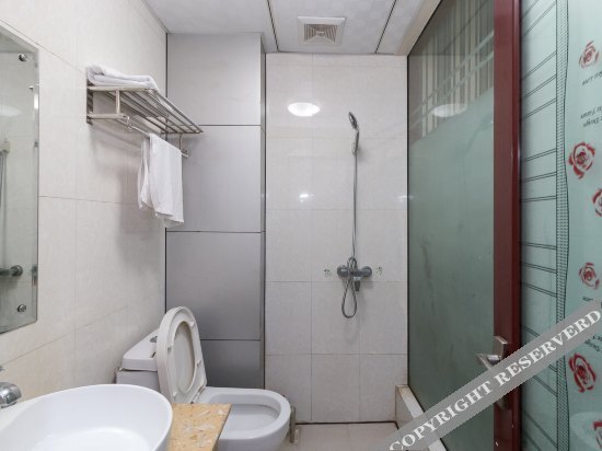 Иу: Shuang Feng Hotel