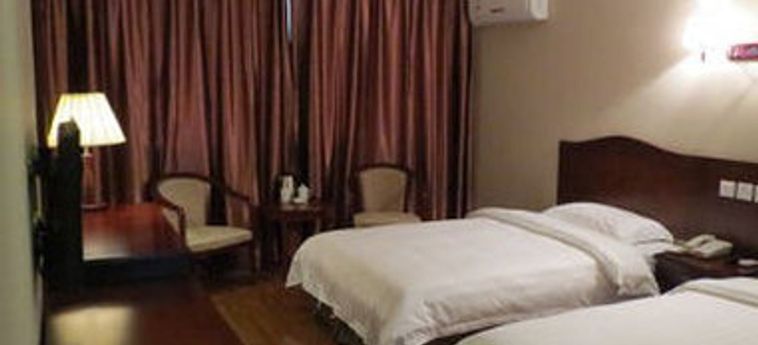 Чжэнчжоу: Super 8 Hotel Zhengzhou Navigation Stadium