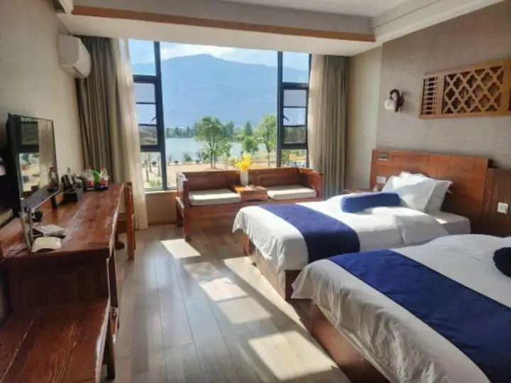 Дали: CHP. Hotel