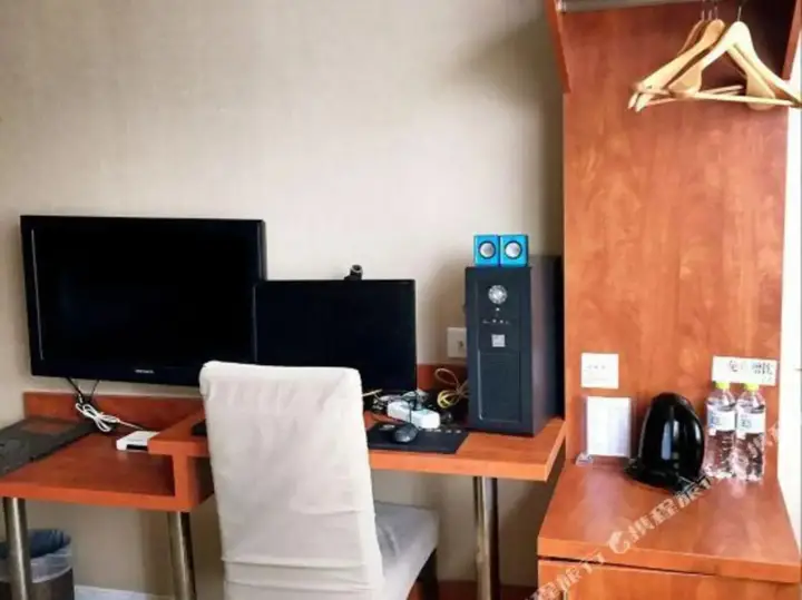 Куньмин: Dhenggong Yuchengjia Express Hotel