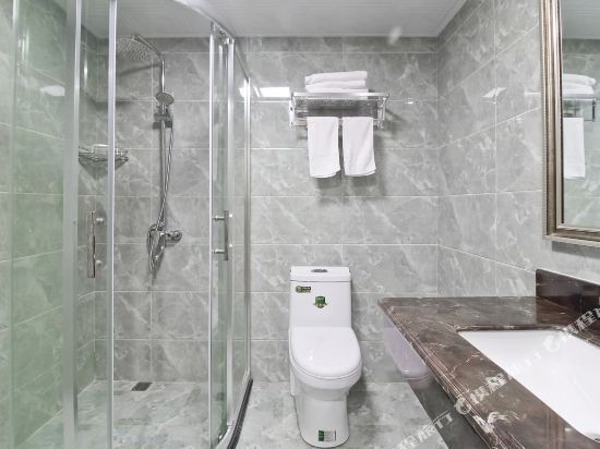 Хэфэй: OYO Juxian Hotel (Hefei Heping Road Anfang General Factory Store)