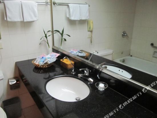 Хэфэй: OYO Juxian Hotel (Hefei Heping Road Anfang General Factory Store)
