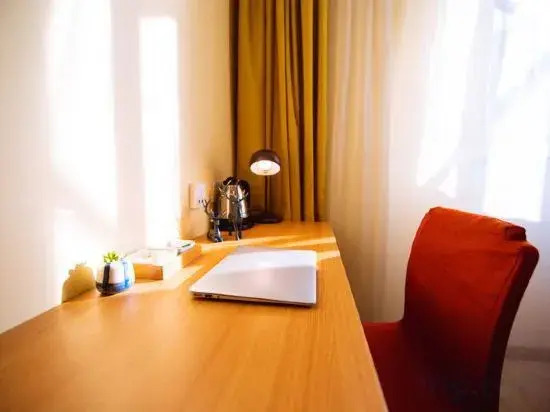 Шанхай: Home Inn (Shanghai Changxing Island Fenghuang Street)