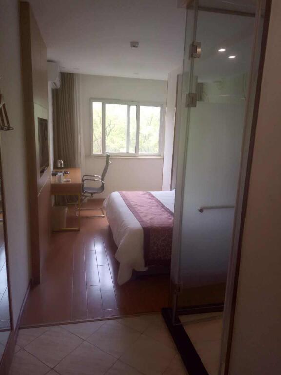 Нинбо: GreenTree Inn Zhejiang Ningbo South Railway Station Express Hotel