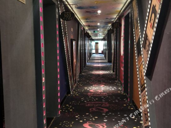 Tailongju Resort Hotel (Sanya Bay Haiyue Plaza Waimao Road Food Street) — фото 1