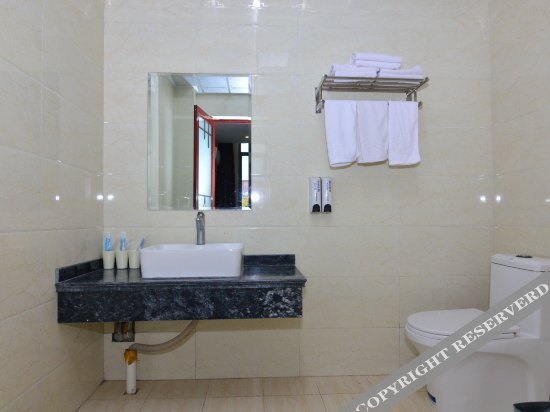Циндао: Bandung Business Hotel