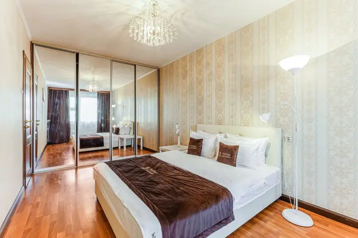Москва: Inndays Apartments на Лазарева 19