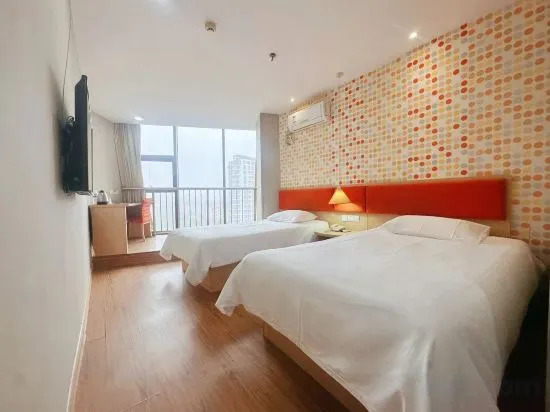 Циндао: Homeinn Hotel (Qingdao Zhengyang Middle Road Wanda Plaza)