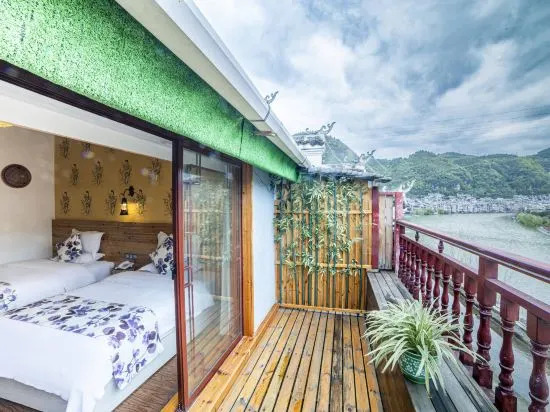 National Tribes River View Hotel (Zhenyuan Ancient City Scenic Area) — фото 1