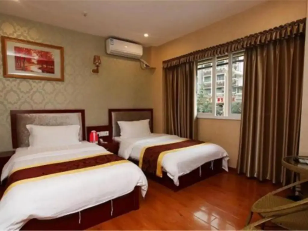 Чунцин: Chongqing Tinya Hotel (Nanhua Middle School)