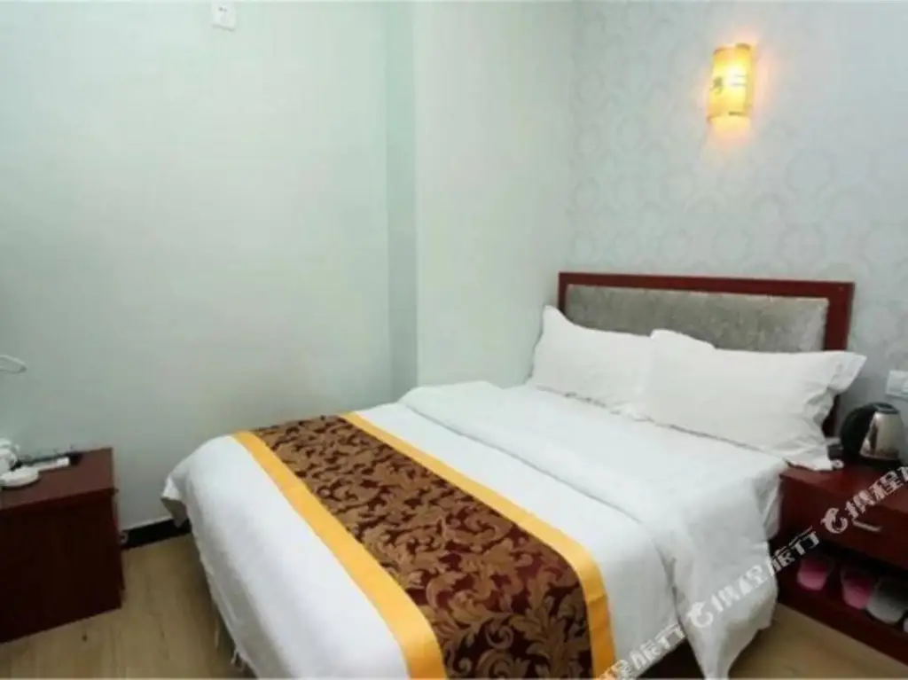 Чунцин: Chongqing Tinya Hotel (Nanhua Middle School)