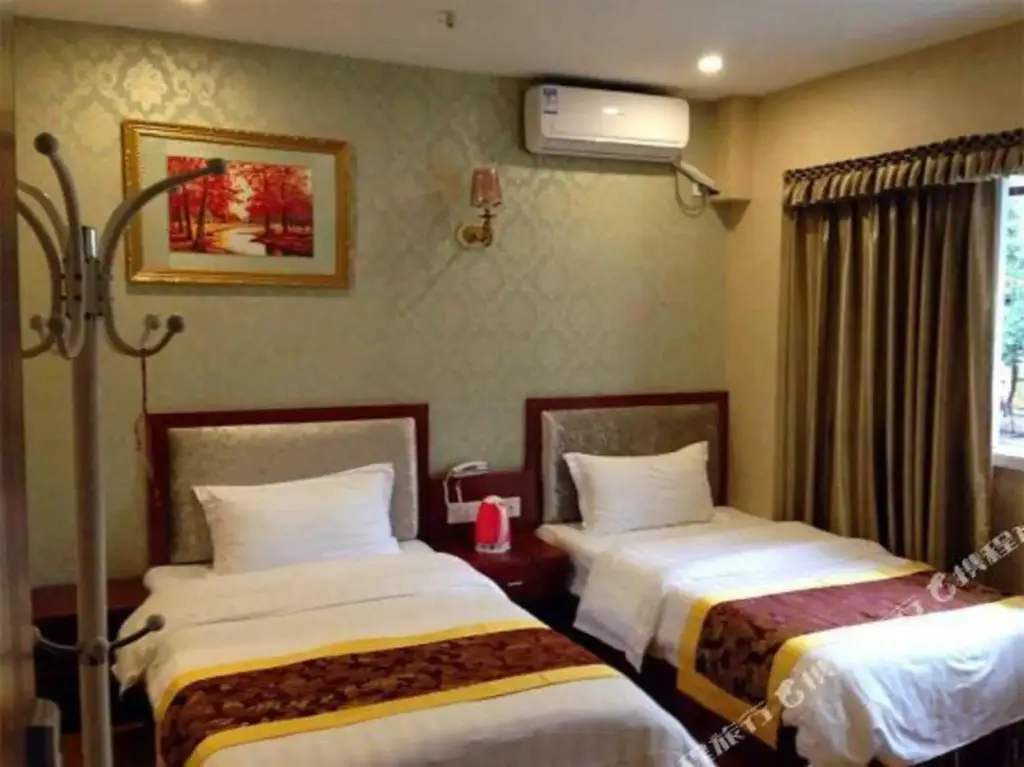 Чунцин: Chongqing Tinya Hotel (Nanhua Middle School)