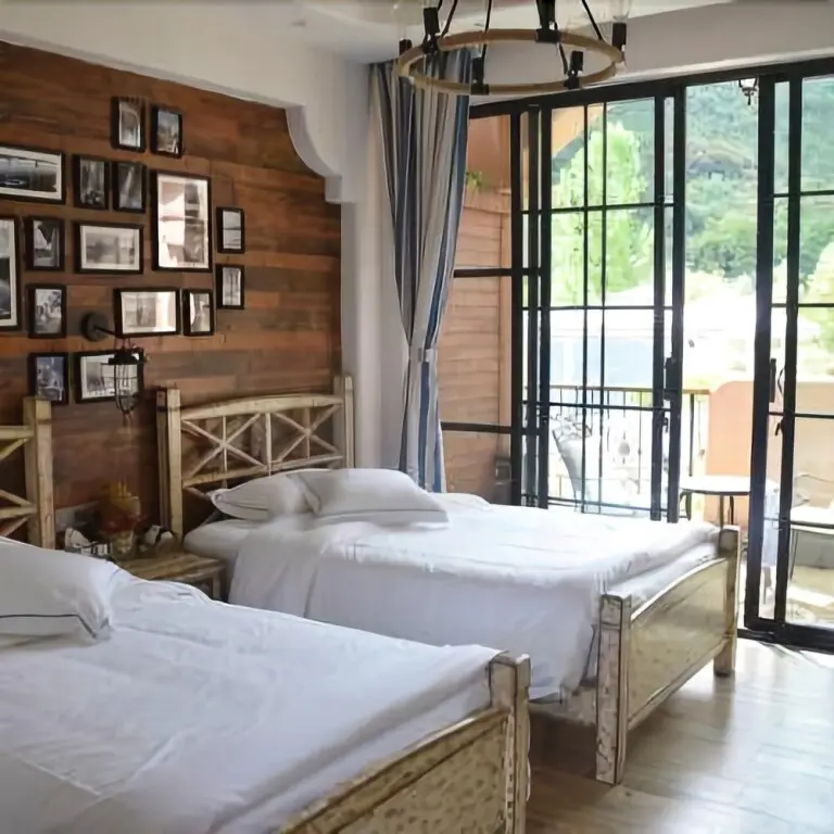 Геса: Lugu Lake Xiyue Wetland Landscape Hotel