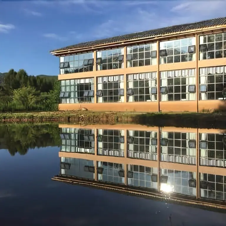 Геса: Lugu Lake Xiyue Wetland Landscape Hotel