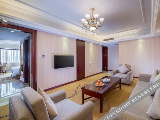 Маоминг: Vienna Hotel Beiliu Passenger Transport Center Wanda Plaza Branch