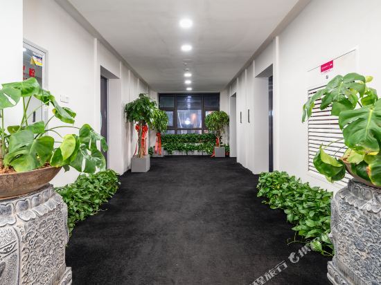Yunzemeng Lover Hotel — фото 1