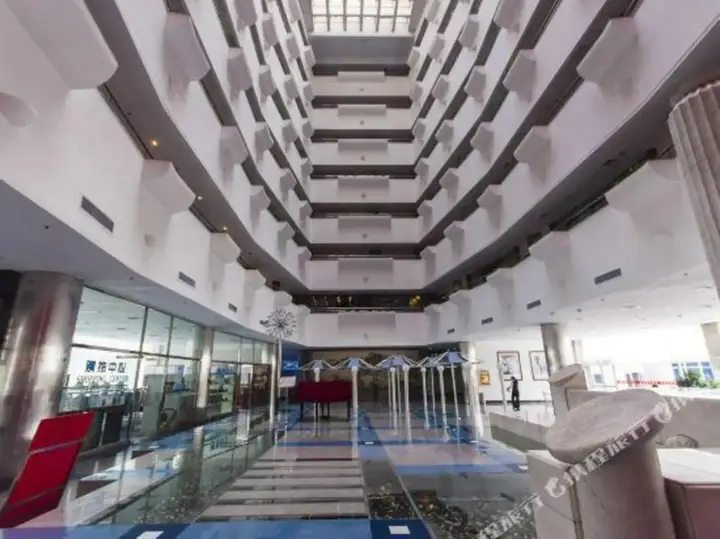 Таншань: Zunhua International Hotel