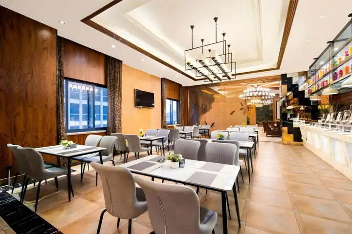 Чэнду: Guzi Celebrity First Hotel (Wenjiang University Town)