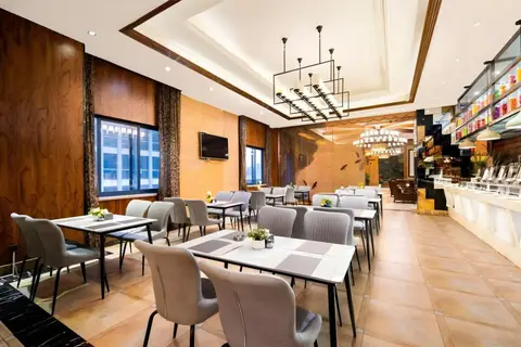 Guzi Celebrity First Hotel (Wenjiang University Town) — фото 1