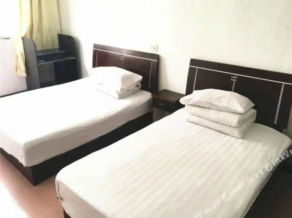 Yining Hotel — фото 1