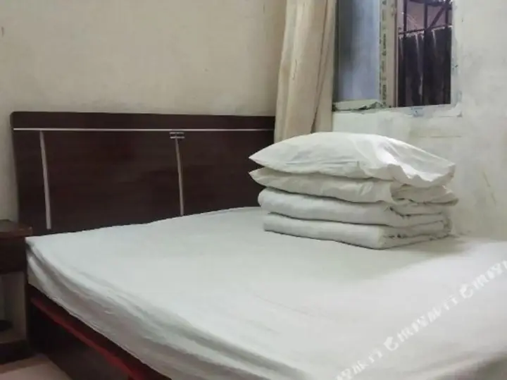Ухань: Yining Hotel