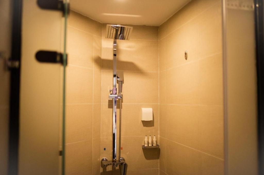 Шэньчжэнь: Lavande Hotel Shenzhen North Station Bantian Subway Station