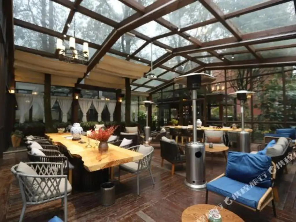Чэнду: Baoshan Hotspring Hotel
