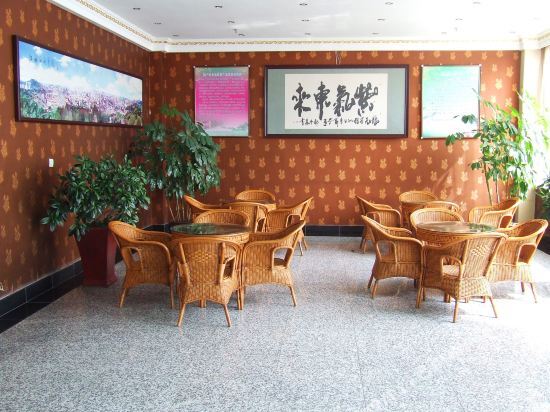 Longyuan Hot Spring Hotel — фото 1